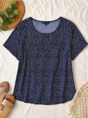 ✨🤍💙Adrianna Papell Navy & White Dot Top – Size Medium✨🤍💙
